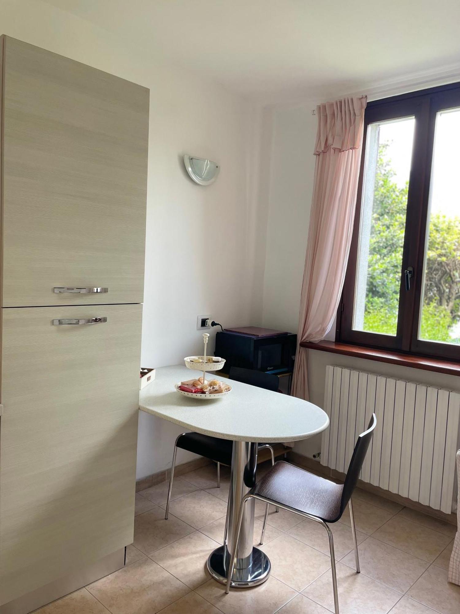 Peonia Apartment - Appartamento Vista Lago Lezzeno Esterno foto
